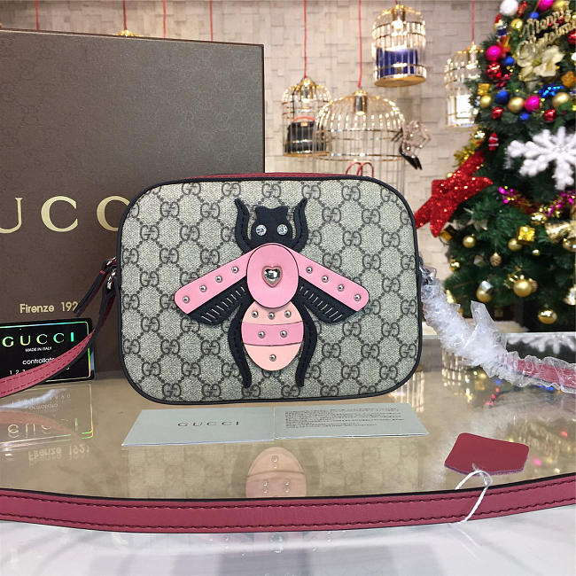 Gucci gg supreme bee shoulder bag 2220 - 1