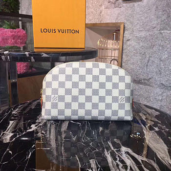 Louis Vuitton pouch 3243