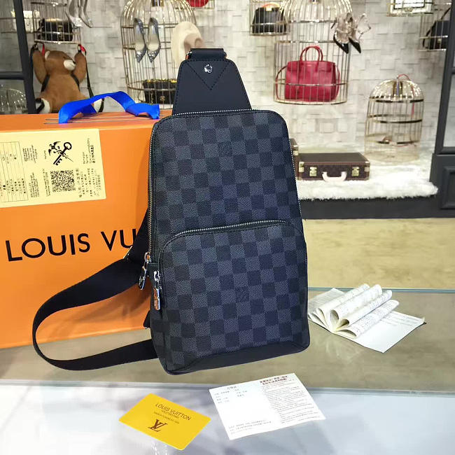 Louis Vuitton AVENUE 3528 - 1