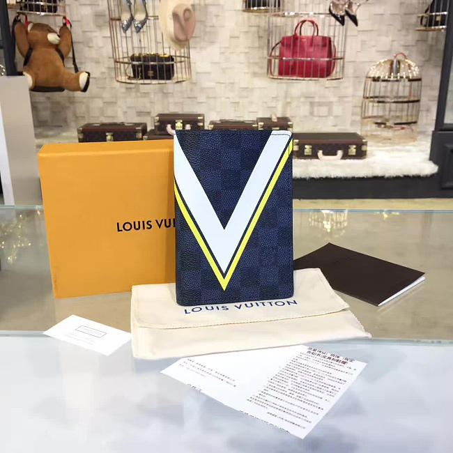 Louis Vuitton PASSPORT COVER - 1