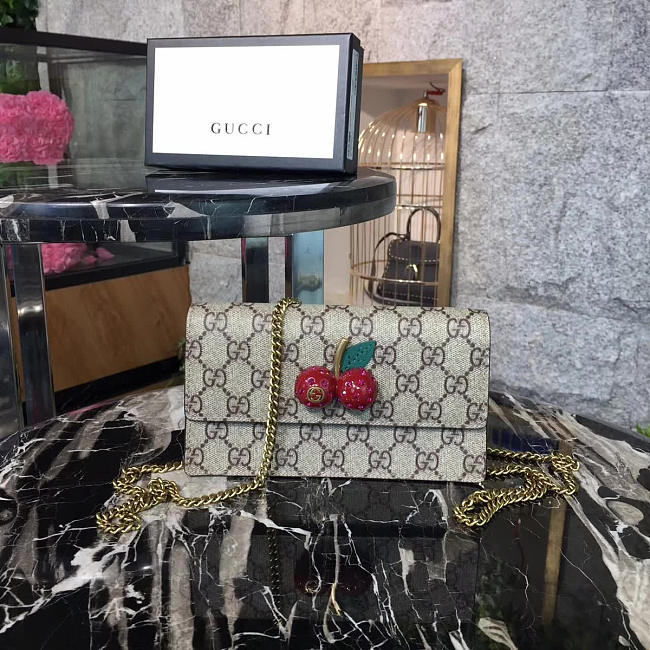 Gucci Wallet 2510 - 1