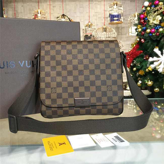 LOUIS VUITTON DISTRICT PM 3413 - 1