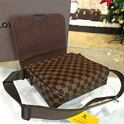 LOUIS VUITTON DISTRICT PM 3413 - 5