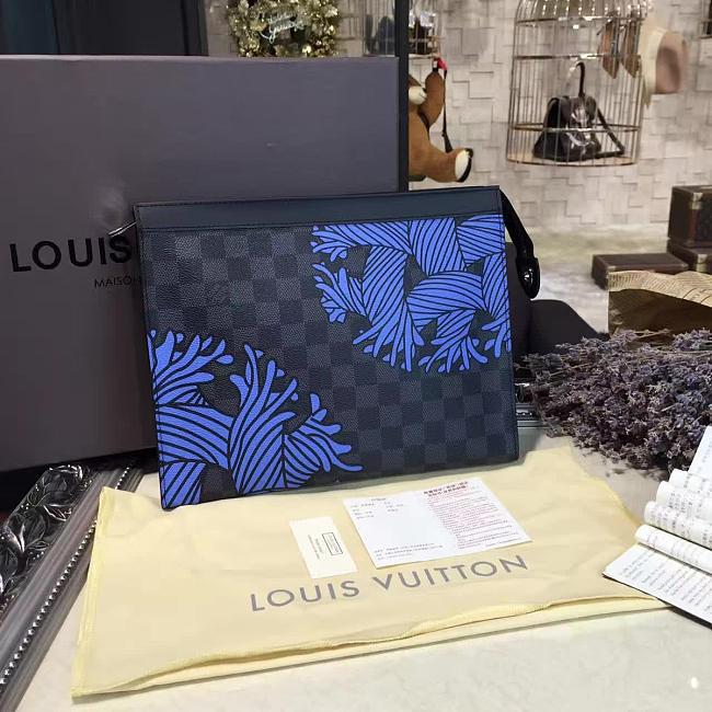 Louis Vuitton VOYAGE MM 3195 - 1