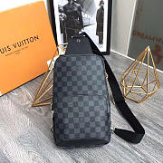 Louis Vuitton Avenue - 1