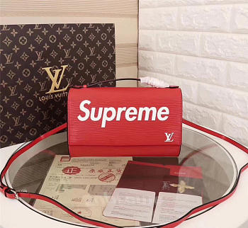 Louis Vuitton Supreme Handbag Shoulder Bag M54539