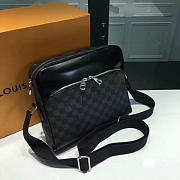 Louis Vuitton Dayton - 2