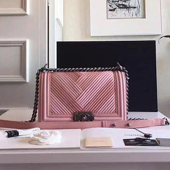 Chanel Medium Chevron Lambskin Boy Bag Pink A13044 VS03443
