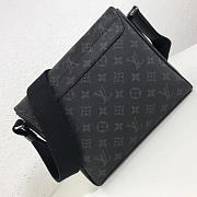 LOUIS VUITTON DISTRICT PM M44000 - 2