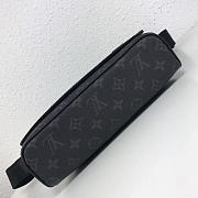 LOUIS VUITTON DISTRICT PM M44000 - 6