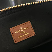 Louis Vuitton V TOTE MM M43948 - 2