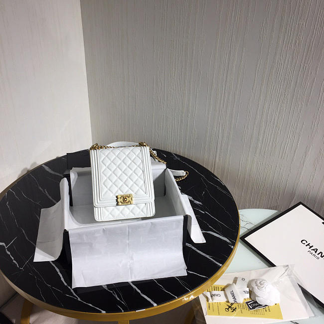 Boy Chanel Handbag 19.5cm White With Gold Hardware - 1