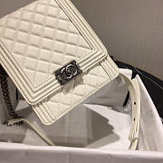 Boy Chanel Handbag 19.5cm White With Silver Hardware - 5