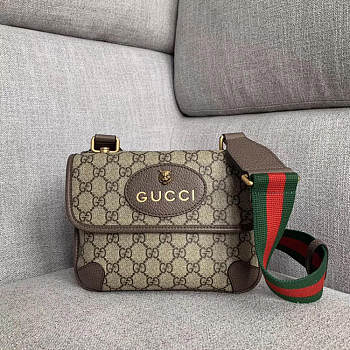 Gucci GG Supreme small messenger bag