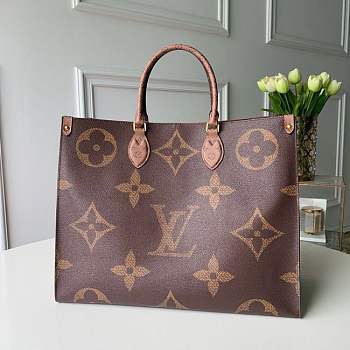 Louis Vuitton Monogram Giant Onthego Tote Bag
