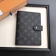 LV MEDIUM RING AGENDA COVER R20105 - 5