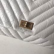 Chanel Palm print calfskin clutch White - 6