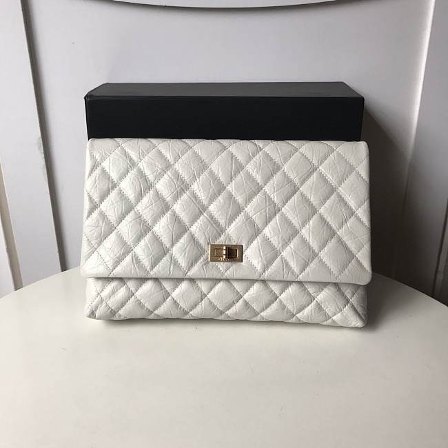 Chanel Palm print calfskin clutch White 002 - 1