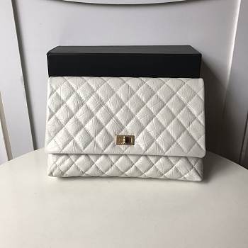 Chanel Palm print calfskin clutch White 002