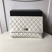 Chanel Palm print calfskin clutch White 002 - 3