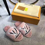 LV Slippers Pink - 1