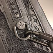 Louis VUITTON Soft Trunk Strap Black Mesh and Leather - 3