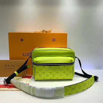 LV Louis Vuitton Messenger Bag