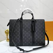 LV Sac Plat Horizontal Zippé M45265 - 1