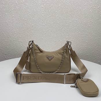 Prada Re-Edition 2005 nylon shoulder bag 1BH204
