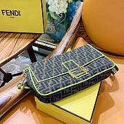 Fendi FF Baguette Large size  - 5