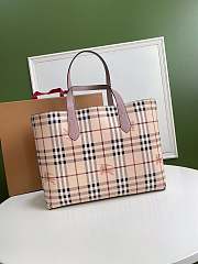 UUbag Burberry Reversible Tote - 4