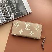 LV wallet 001 - 5