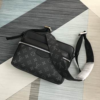 LV OUTDOOR M30233