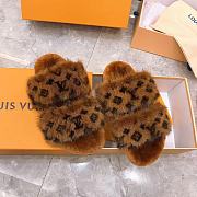 LV fur slippers - 6