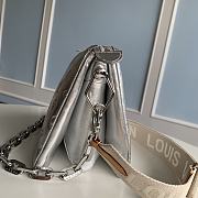 LV Coussin Small Bag in silver - 4