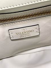 Valentino Garavani Roman Stud Bag 25cm - 2