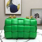 Bottega Veneta The Chain Cassette Green Bag - 2