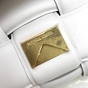 Bottega Veneta The Chain Cassette White Bag - 3