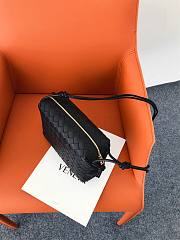 Bottega Veneta Loop cross-body mini bag - 5