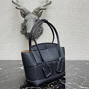 Bottega Veneta Mini intreccio leather top handle bag black - 2