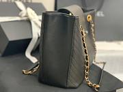 Chanel shopping bag V quilter black leather  - 2