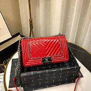 Chanel Medium Crinkled Calfskin Chevron Boy Flap Bag Red - 2