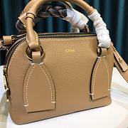 Chloe Small Daria day bag in grained & shiny calfskin brown  - 2