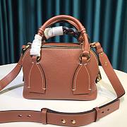 Chloe Small Daria day bag in grained & shiny calfskin red brown - 2