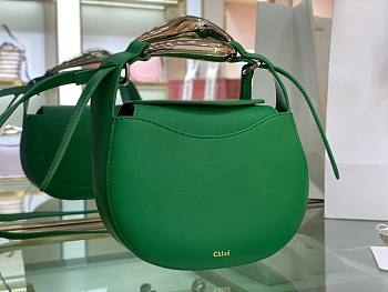 	 Chloe kiss purse in small grain calfskin green