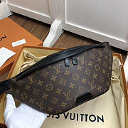 Louis Vuitton Discovery Bumbag Monogram Eclipse Canvas M44336 - 4