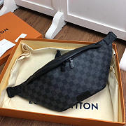 Louis Vuitton Discovery Bumbag Monogram in Grey M43644 - 1