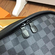 Louis Vuitton Discovery Bumbag Monogram in Grey M43644 - 2