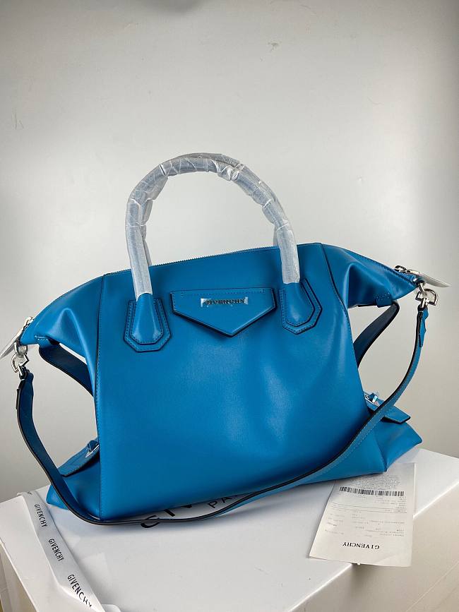 Givency Medium Antigona Soft Bag In Deep Blue Leather - 1