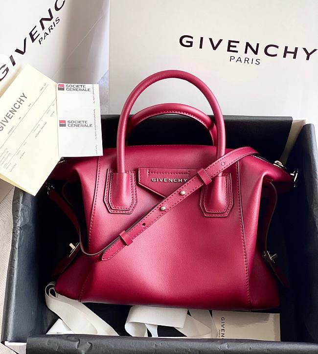 Givency Small Antigona Soft Bag In Pink Leather  - 1